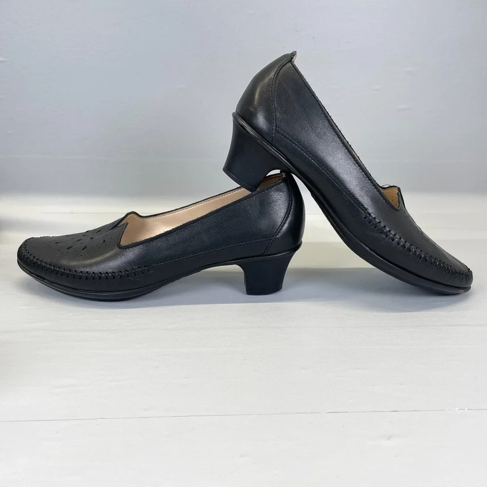 SAS Sonyo Pumps Womens Size 7.5 W Black Leather Perforated Slip On Comfort Shoes